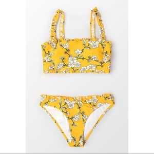 Cupshe medium bikini yellow ruffles